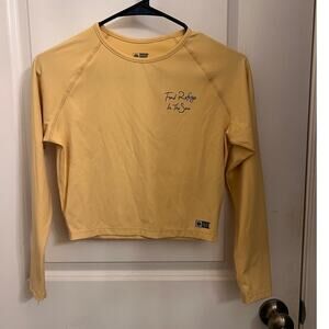 Salty Crew Find Refuge In The Sea M Yellow Top Surfer Beachy Outdoors Coastal